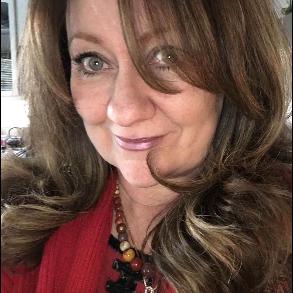 Meet your Posher, Deborah